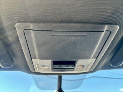 Used 2019 Ford Explorer XLT w/ Equipment Group 202A AWD/4WD image 30