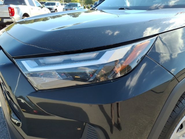 Used 2025 Toyota RAV4 LE AWD/4WD image 3
