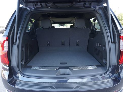 New 2026 GMC Yukon XL AT4 w/ AT4 Premium Package AWD/4WD image 24