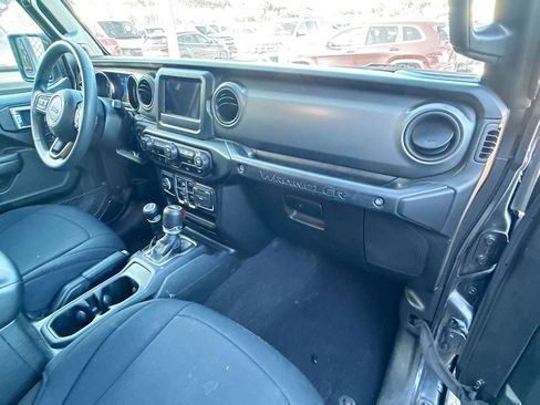 Used 2023 Jeep Wrangler Sport S image 33