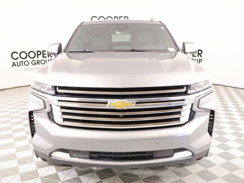 Used 2024 Chevrolet Suburban High Country w/ Advanced Technology Package image 9