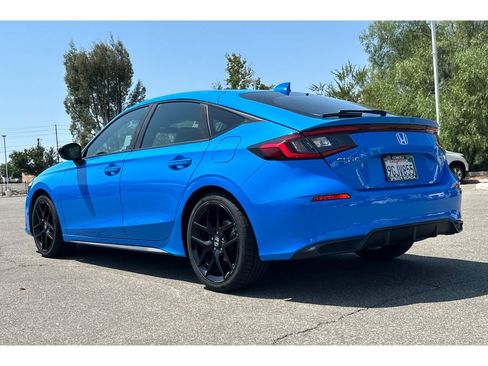 Used 2023 Honda Civic Sport image 3