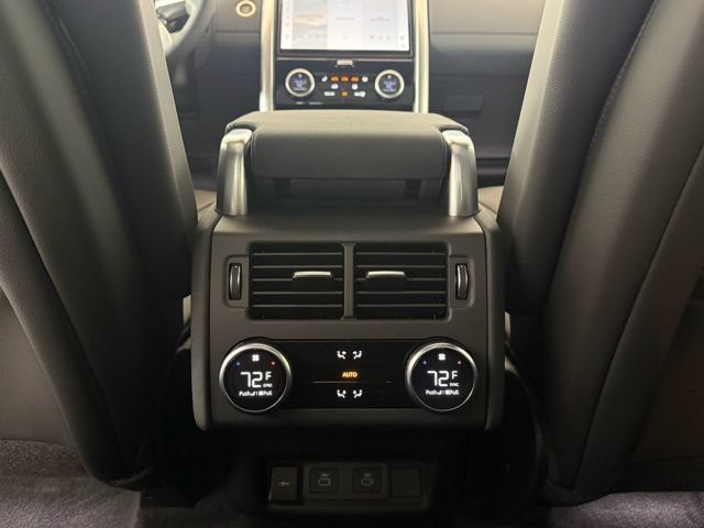 Used 2026 Land Rover Discovery S AWD/4WD image 24