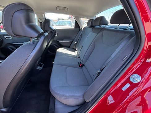 Used 2025 Kia K4 FWD image 36