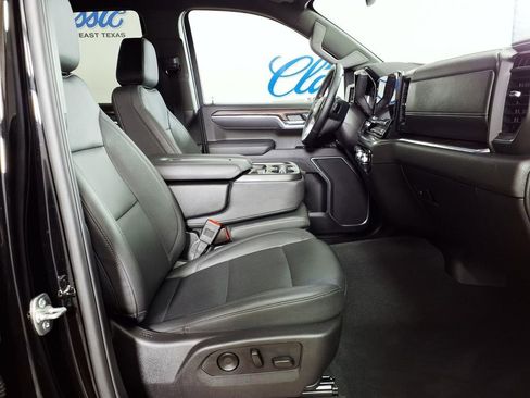 Used 2025 GMC Sierra 1500 SLT AWD/4WD image 11