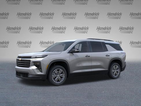New 2026 Chevrolet Traverse LT FWD image 2
