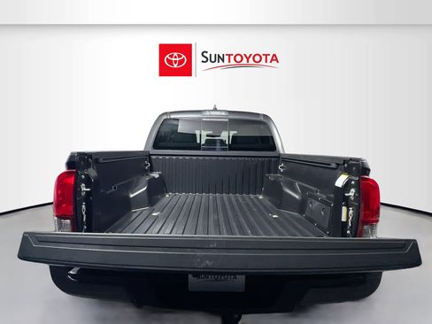 Used 2022 Toyota Tacoma SR5 w/ Technology Package image 33