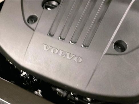 Certified 2023 Volvo XC60 B5 Core image 35