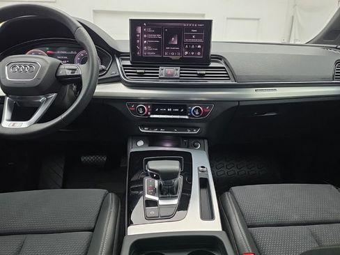 Used 2024 Audi Q5 e Premium Plus w/ Premium Plus Package AWD/4WD image 29