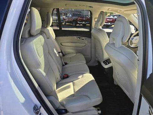 Used 2020 Volvo XC90 T6 Momentum w/ Protection Package Premier image 15