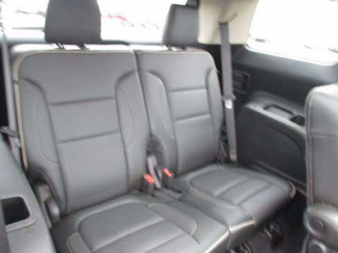 Used 2017 GMC Acadia Denali image 24