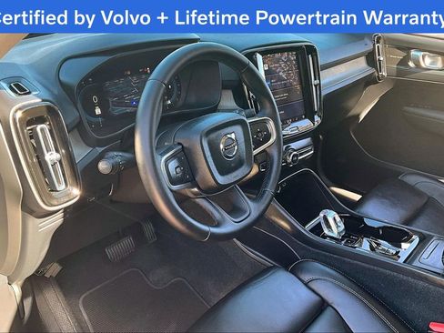 Used 2023 Volvo XC40 B4 Plus image 18