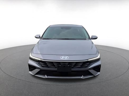 Used 2025 Hyundai Elantra SEL image 4