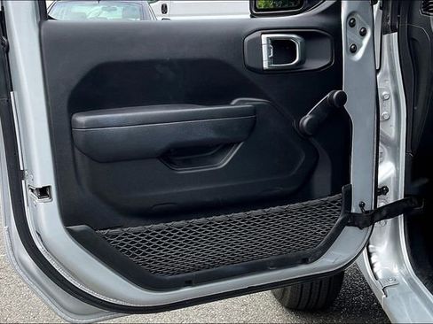 Used 2022 Jeep Wrangler Unlimited Sport image 23