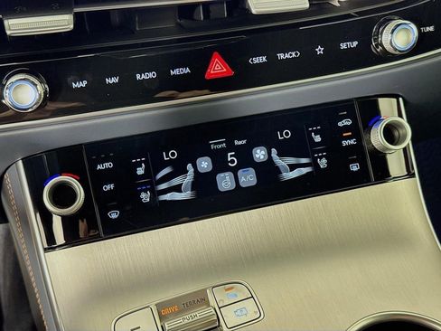 New 2026 Genesis GV70 3.5T Sport Advanced AWD/4WD image 18