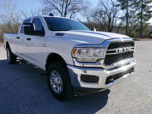 Used 2023 RAM 2500 Tradesman w/ Chrome Appearance Group image 4