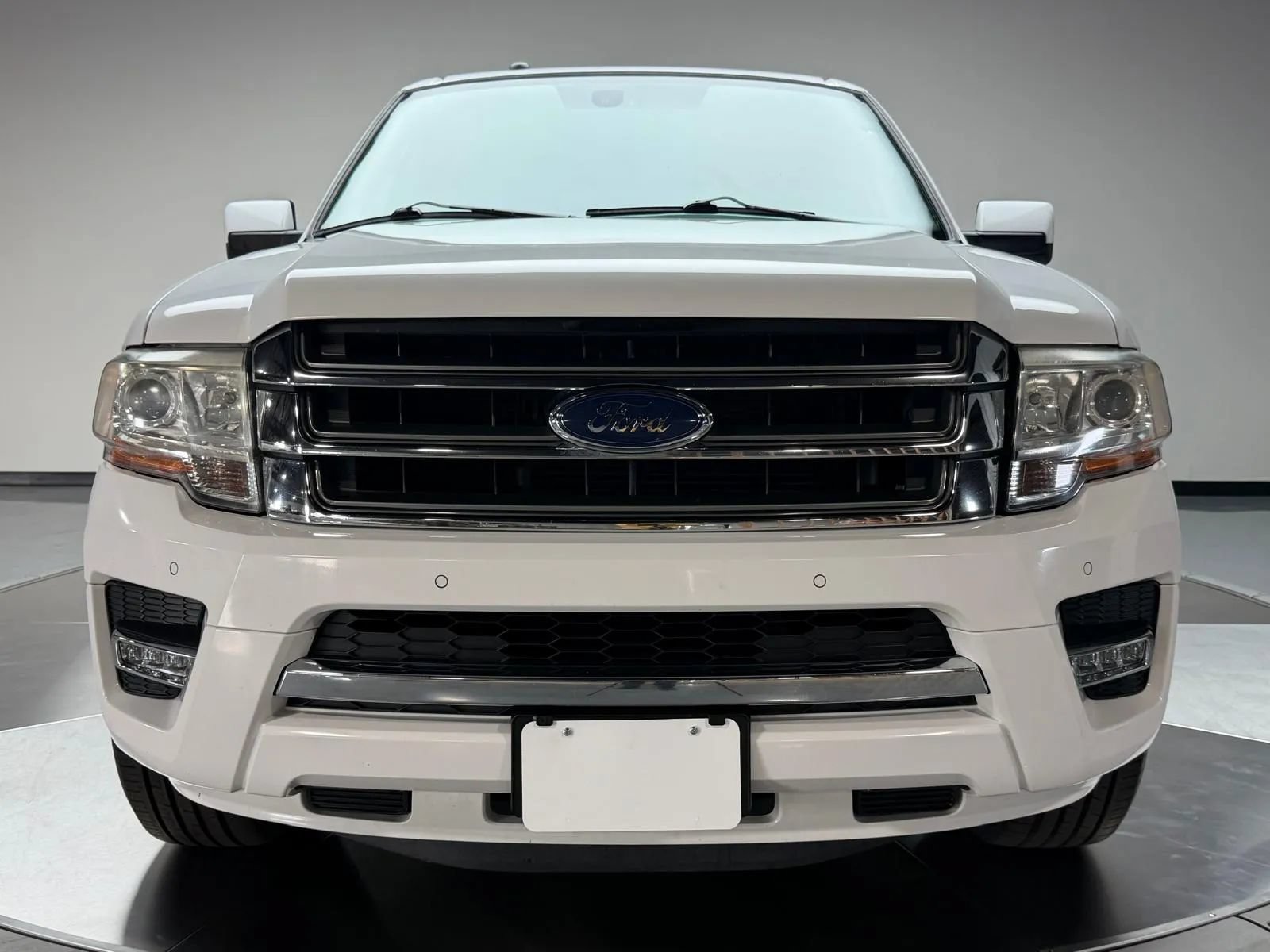 Used 2017 Ford Expedition EL Limited RWD image 3