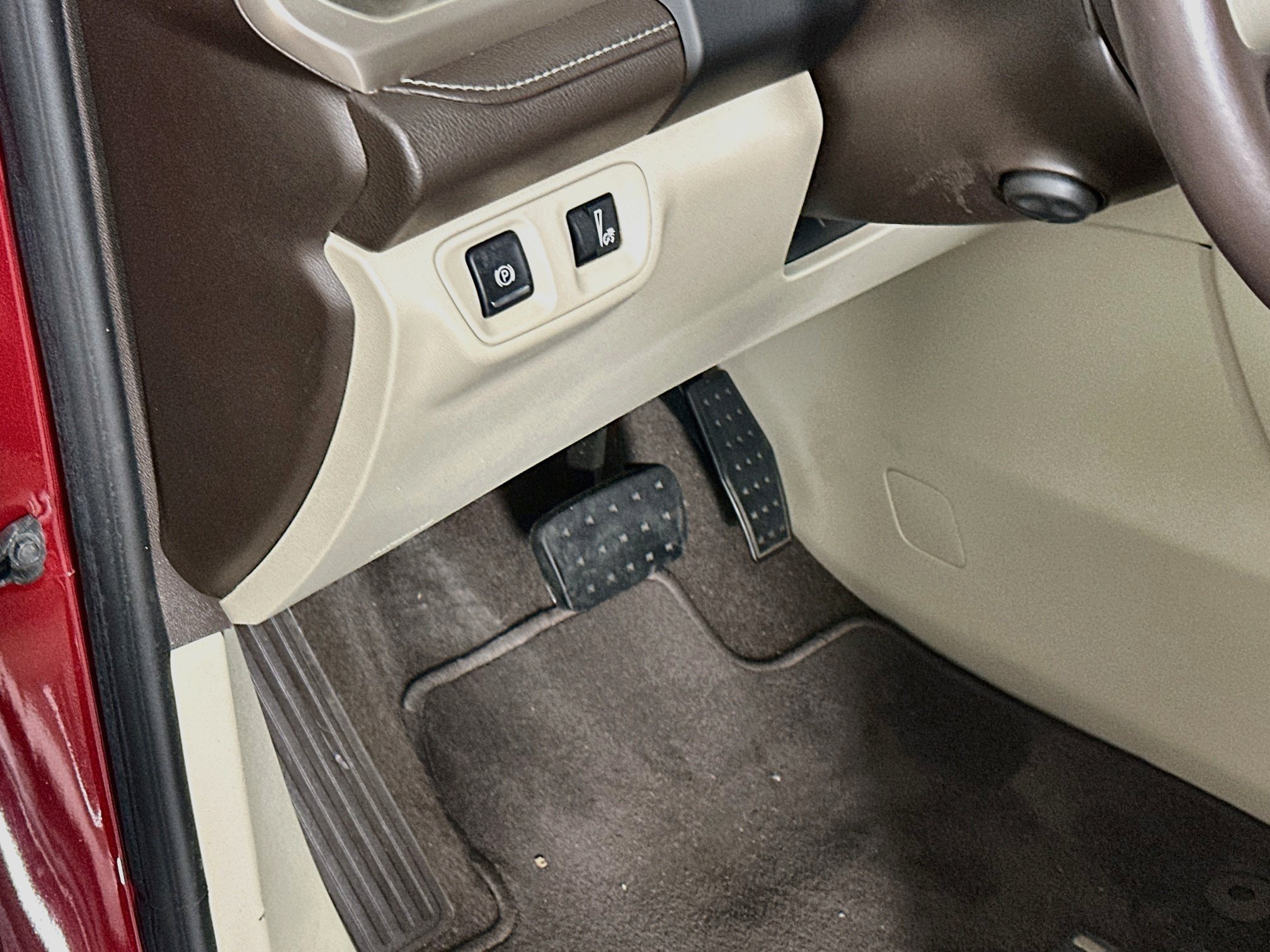 Used 2018 GMC Acadia Denali w/ Technology Package FWD image 17