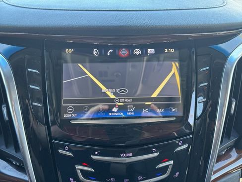 Used 2018 Cadillac Escalade Premium Luxury AWD/4WD image 24
