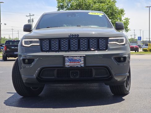 Used 2022 Jeep Grand Cherokee Laredo X AWD/4WD image 14