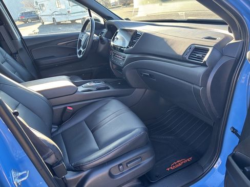 Used 2025 Honda Ridgeline TrailSport image 14