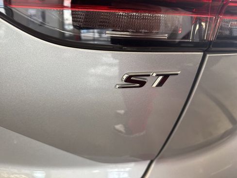 Used 2023 Buick Envision Preferred w/ Sport Touring Package image 21