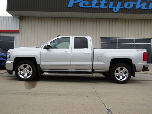 Used 2017 Chevrolet Silverado 1500 LTZ w/ Sport Package AWD/4WD image 11