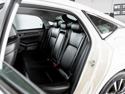 Used 2024 Honda Civic EX-L image 11