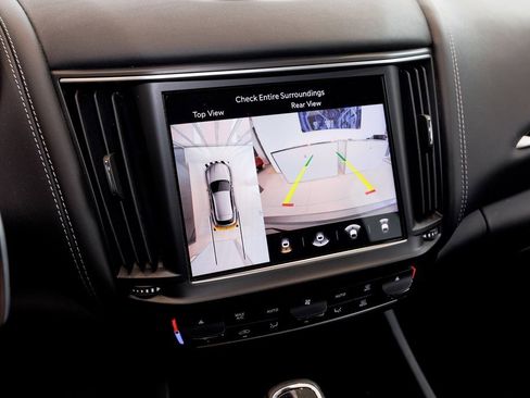 Used 2021 Maserati Levante S GranSport image 28