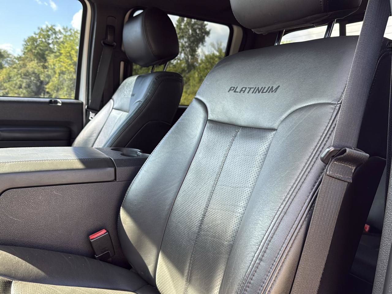 Used 2015 Ford F250 Platinum w/ Platinum Package AWD/4WD image 17