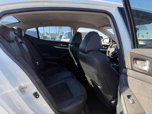 Used 2016 Nissan Maxima SR image 18