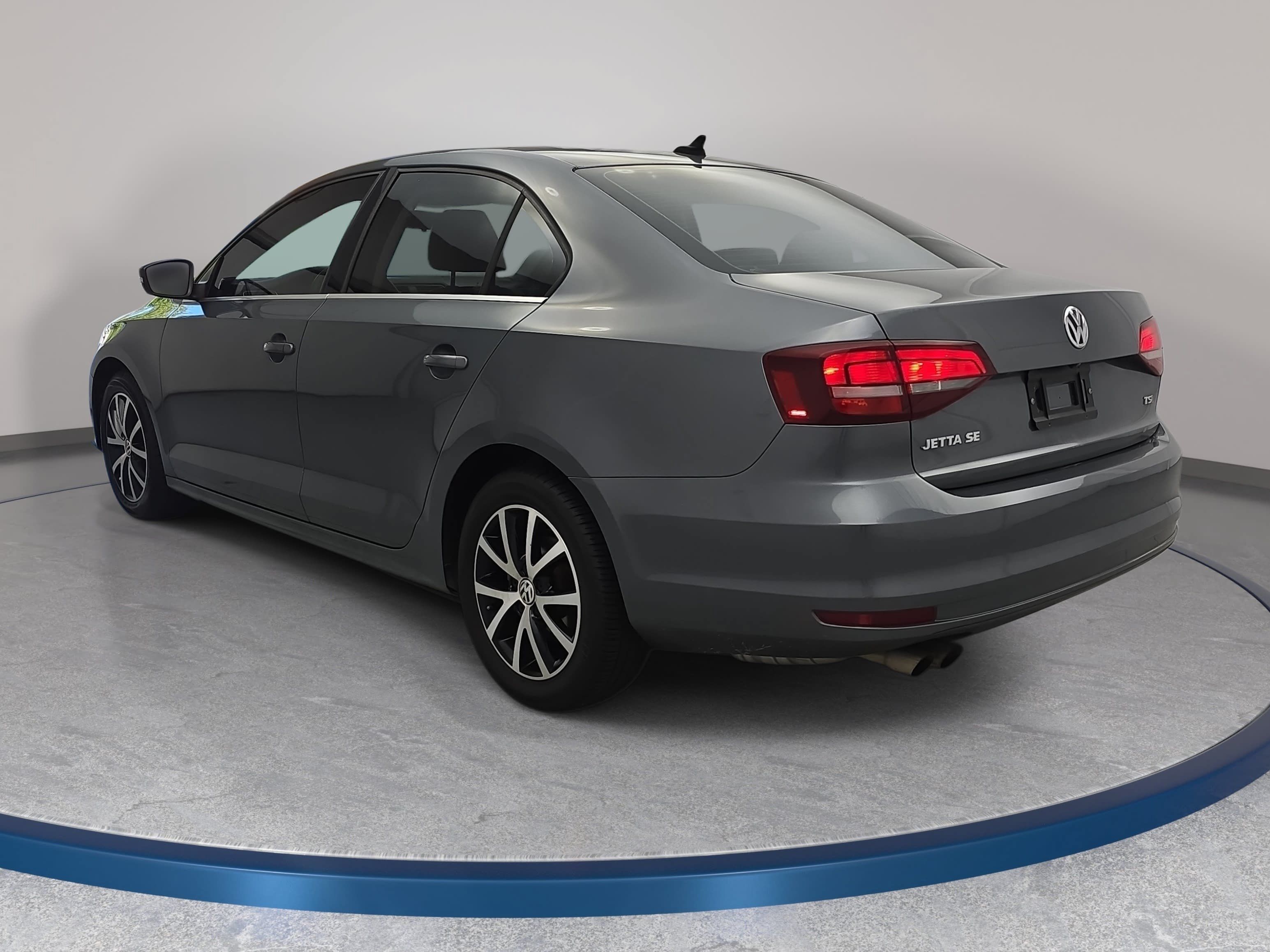 Used 2017 Volkswagen Jetta SE FWD image 7