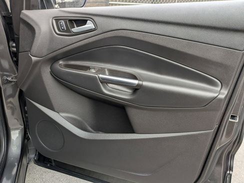 Used 2018 Ford Escape Titanium w/ Ford Safe & Smart Package FWD image 20