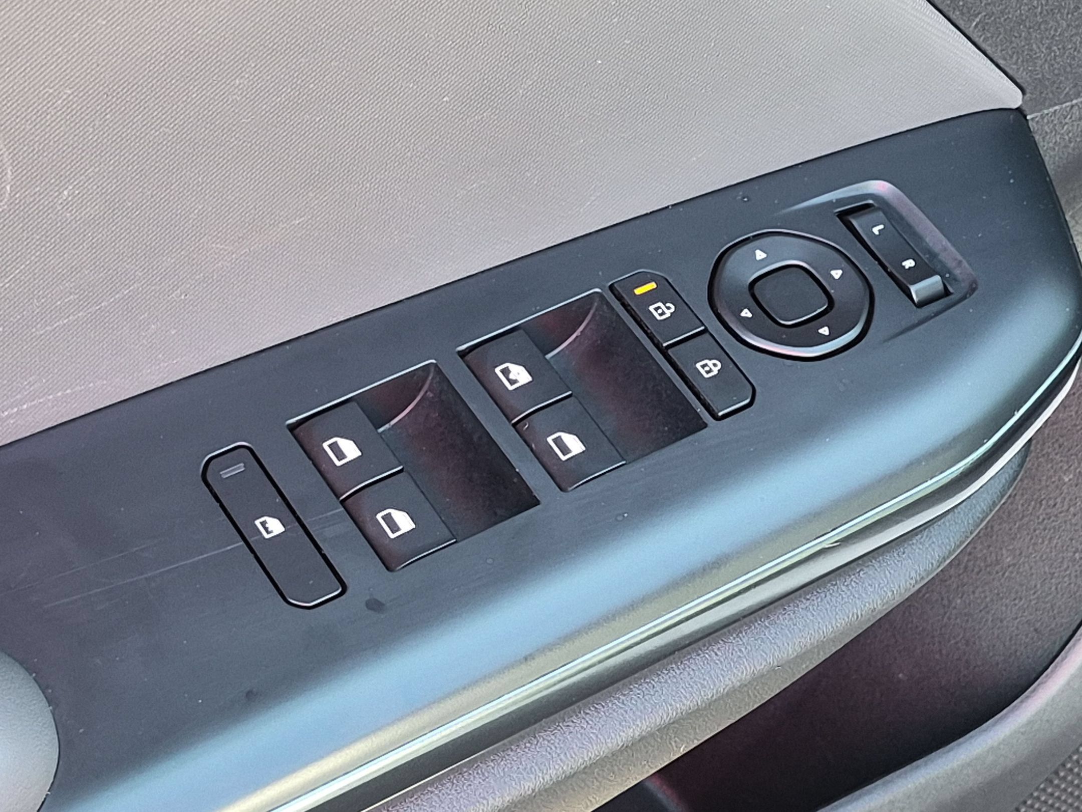 Used 2025 Kia K4 FWD image 13