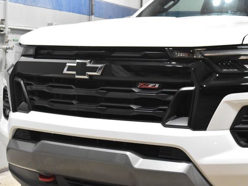 Used 2024 Chevrolet Colorado Z71 AWD/4WD image 32