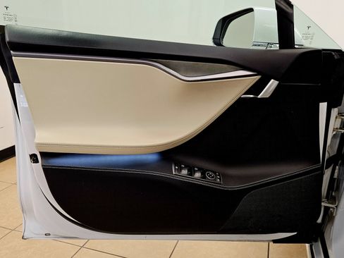 Used 2019 Tesla Model S 75D image 12