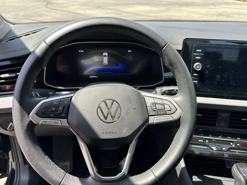 Used 2025 Volkswagen Jetta SE FWD image 23