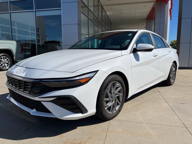 Used 2024 Hyundai Elantra SEL FWD image 4