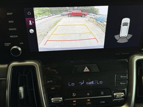 Used 2022 Kia Sorento S w/ Panoramic Sunroof Package FWD image 10