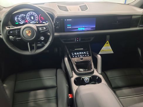 New 2026 Porsche Cayenne image 12
