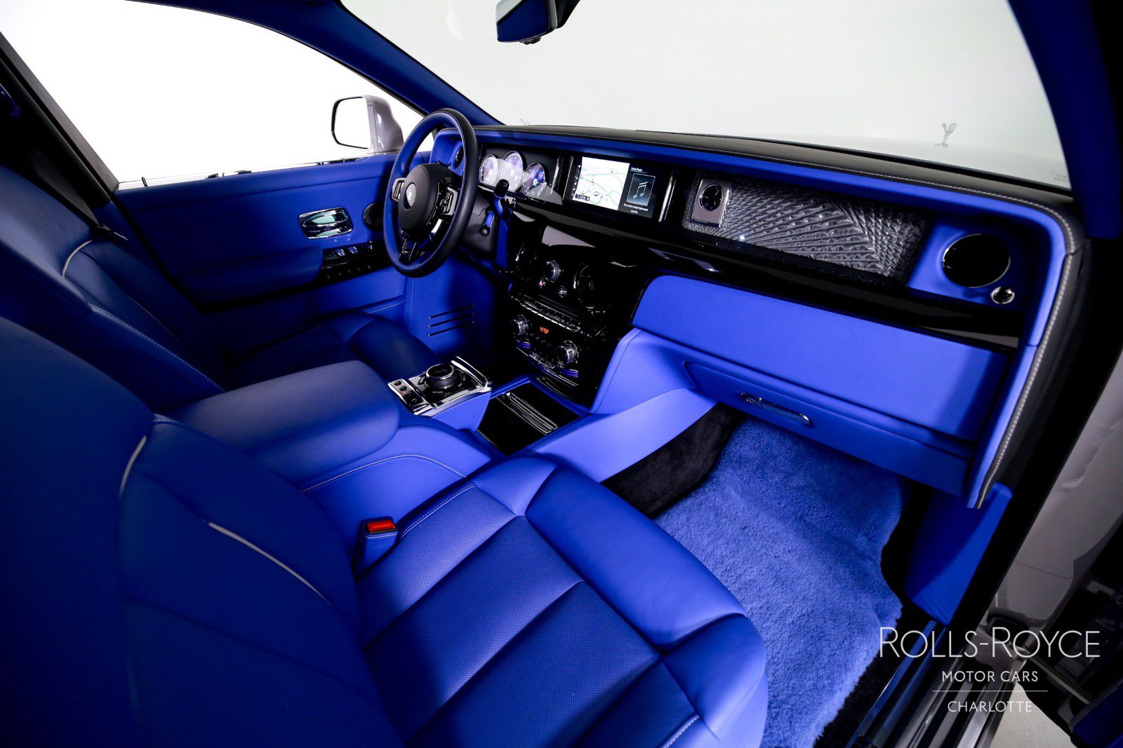 Used 2024 Rolls-Royce Phantom Sedan w/ The Phantom Package RWD image 36