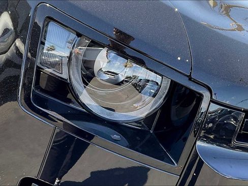 New 2025 Land Rover Defender 90 V8 image 33