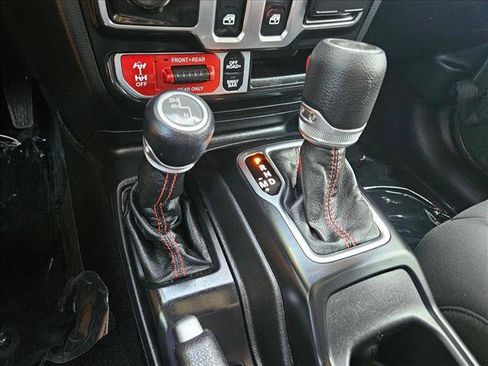 Used 2021 Jeep Wrangler Rubicon AWD/4WD image 12