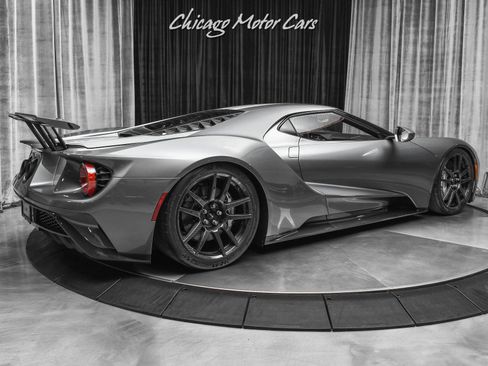 Used 2019 Ford GT RWD image 5