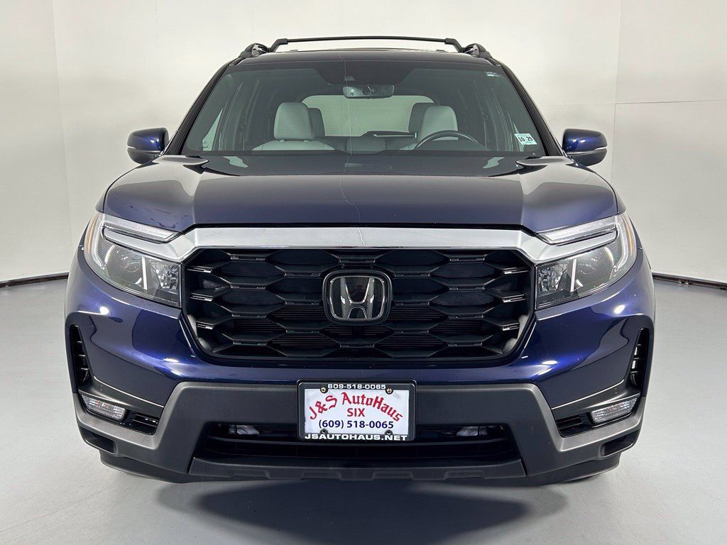 Used 2025 Honda Passport EX-L image 2