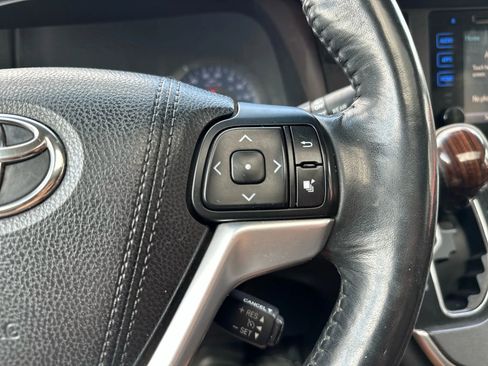 Used 2015 Toyota Sienna Limited image 11