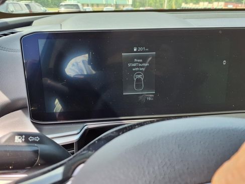 Used 2025 Kia Sorento S w/ Panoramic Sunroof Package image 17