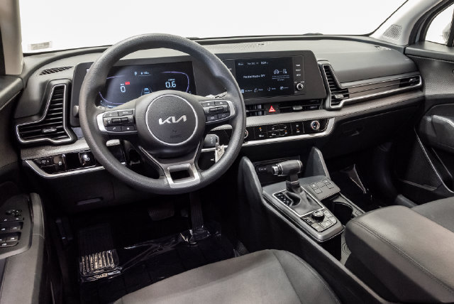 Used 2023 Kia Sportage LX AWD/4WD image 7