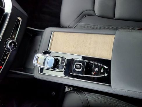 Used 2025 Volvo XC90 B6 Plus AWD/4WD image 26