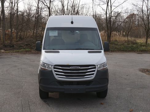 Used 2019 Freightliner Sprinter 170 image 8